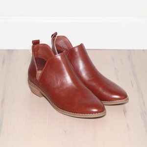 Universal Threads Vegan Leather Booties Size 7.5 NWT
